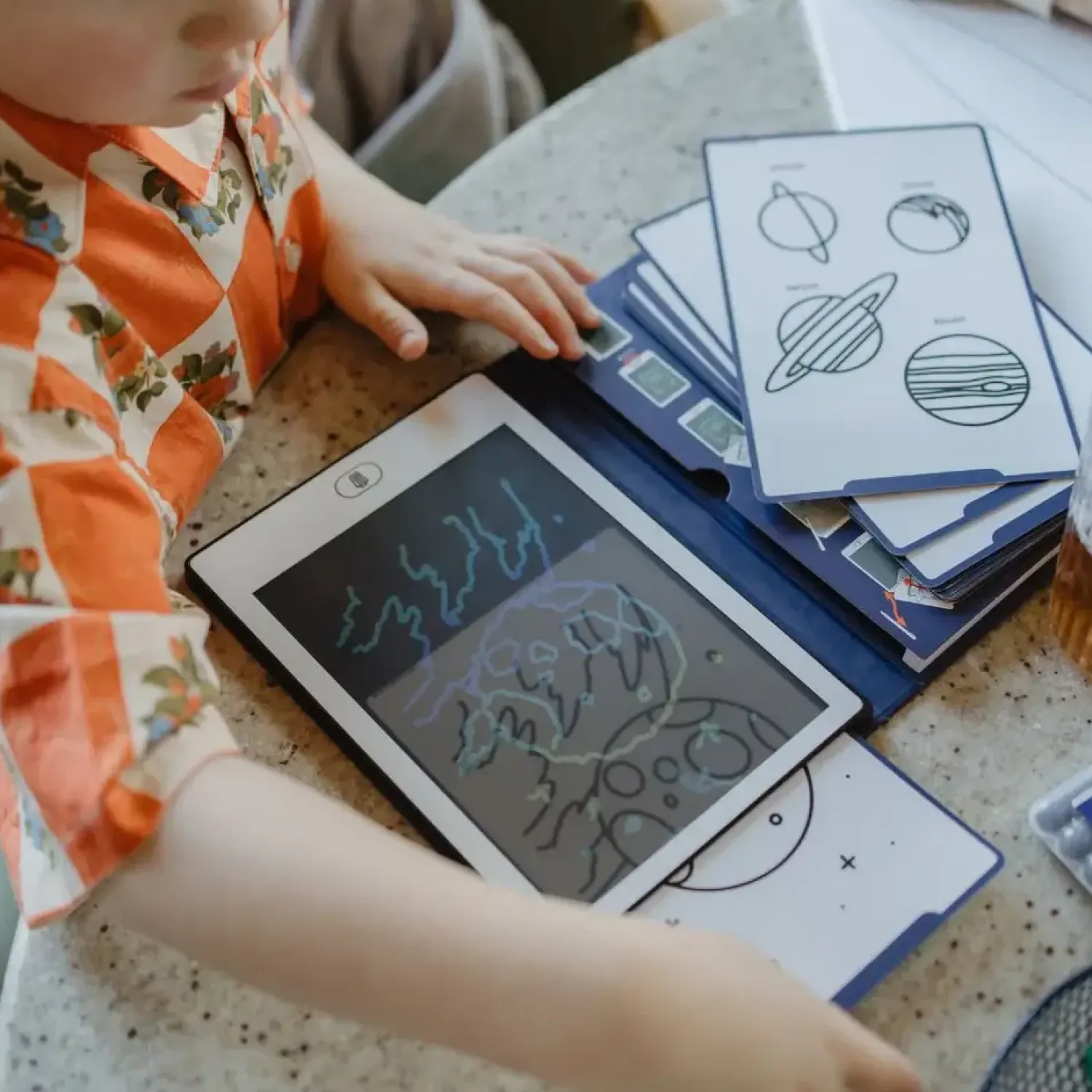 Idealne W Podróży|6 Lat+ | Kidywolf Tablet graficzny z szablonami do rysowania KIDYDRAW-MINI - galaktyka