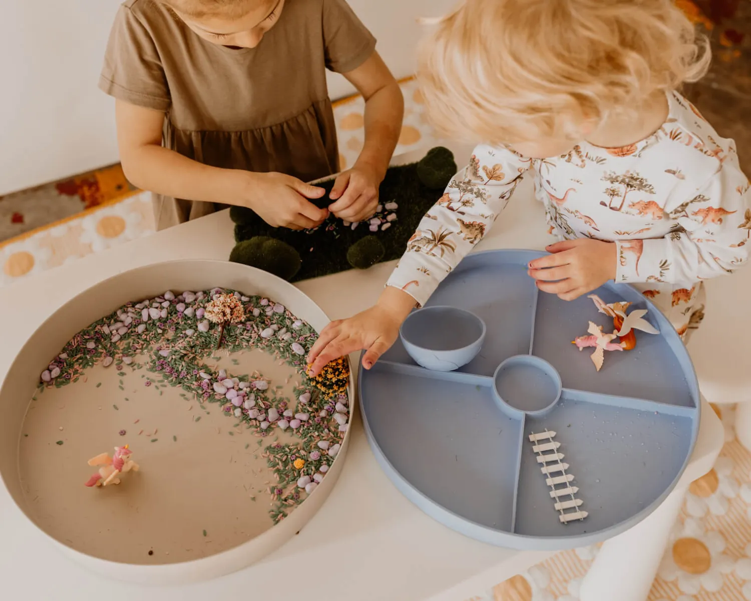 6 Lat+|3 Lata + | Jellystone Tacka sensoryczna Play Tray 2w1 - Soft Blue
