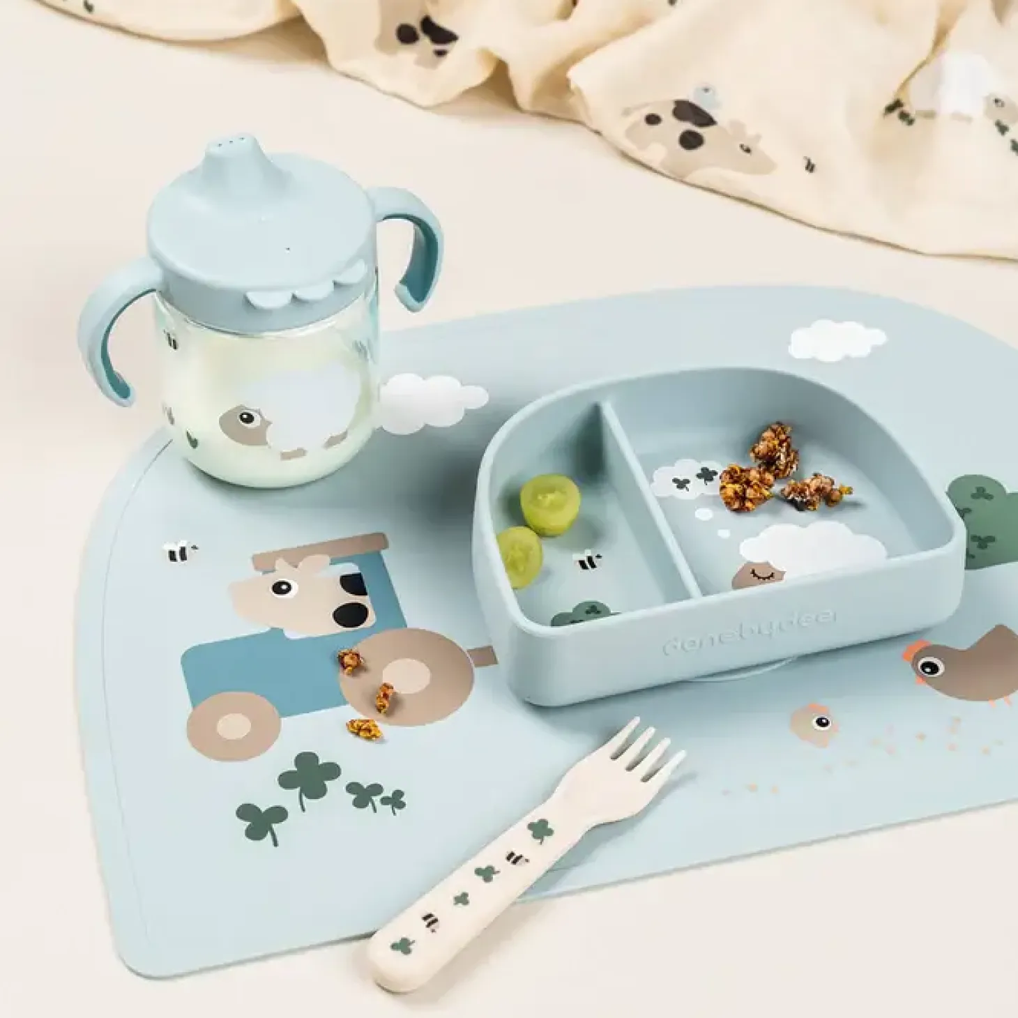Talerzyk na przekąski z przyssawką Tiny Farm Blue