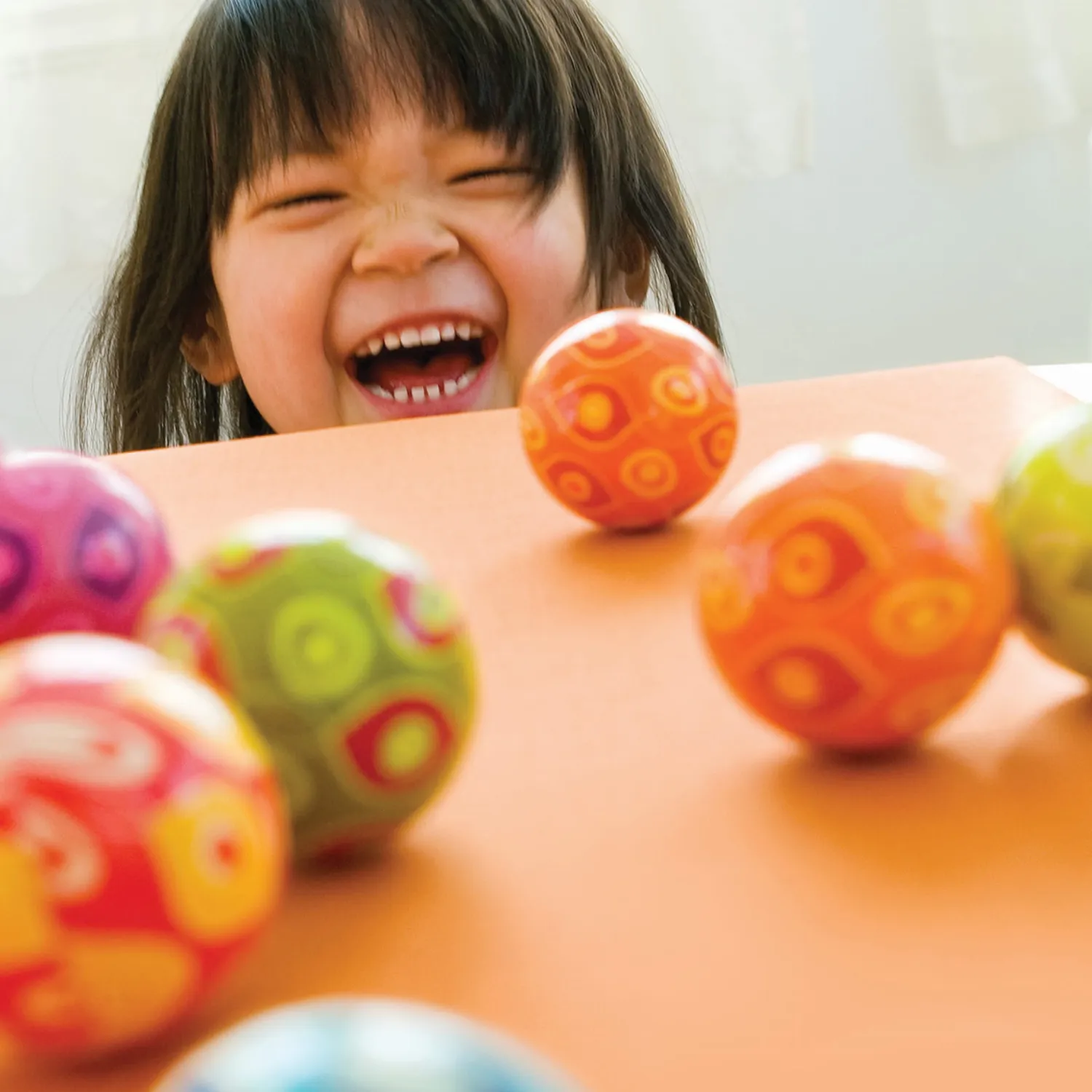 2 Lata +|Aktywizujące | B.Toys Whacky Ball – lustrzany kulodrom z młotkiem