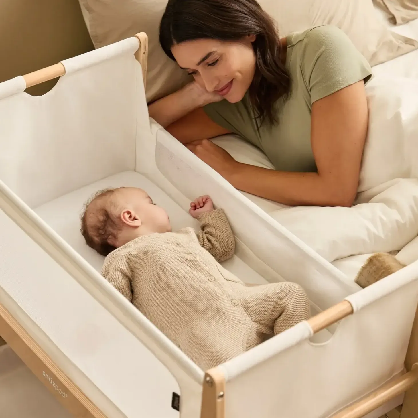 Wielofunkcyjne łóżeczko dostawne SnuzPod5 - natural
