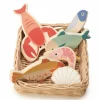 Montessori|Drewniane | Tender Leaf Toys Wiklinowy koszyk z rybami i owocami morza