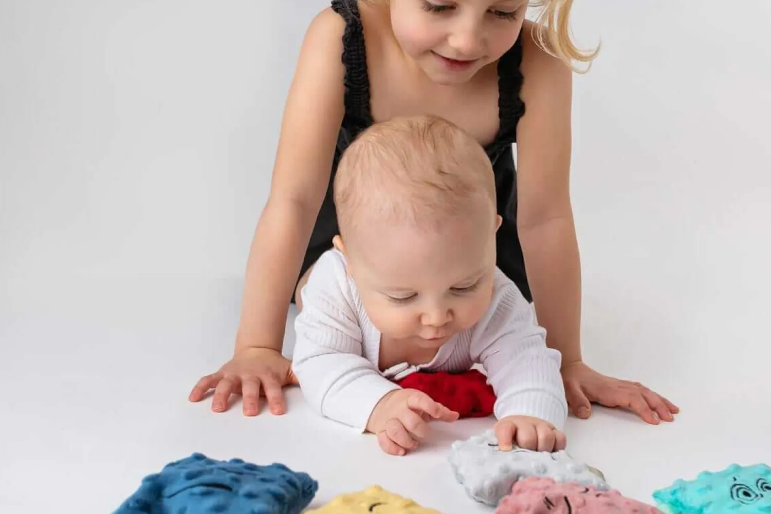 Idealne W Podróży|12M+ | Mom's Care Woreczki sensoryczne - Emocje