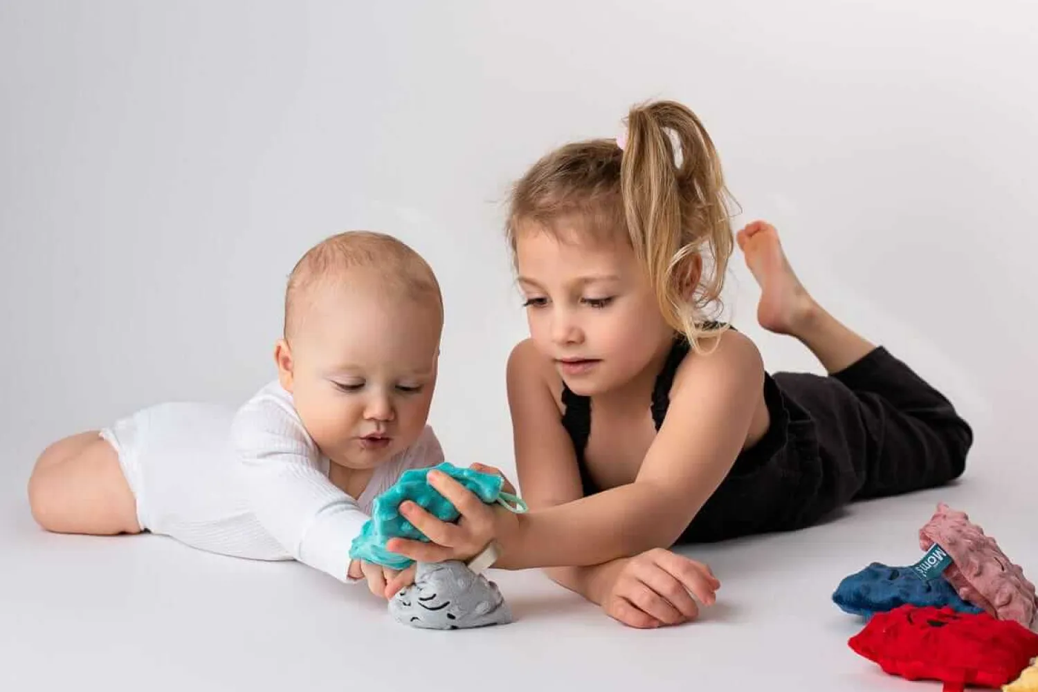 Idealne W Podróży|12M+ | Mom's Care Woreczki sensoryczne - Emocje