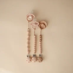 Zawieszki Do Smoczka|Zawieszki Do Smoczka | Mushie Zawieszka koralikowa na smoczek Eva - Blush